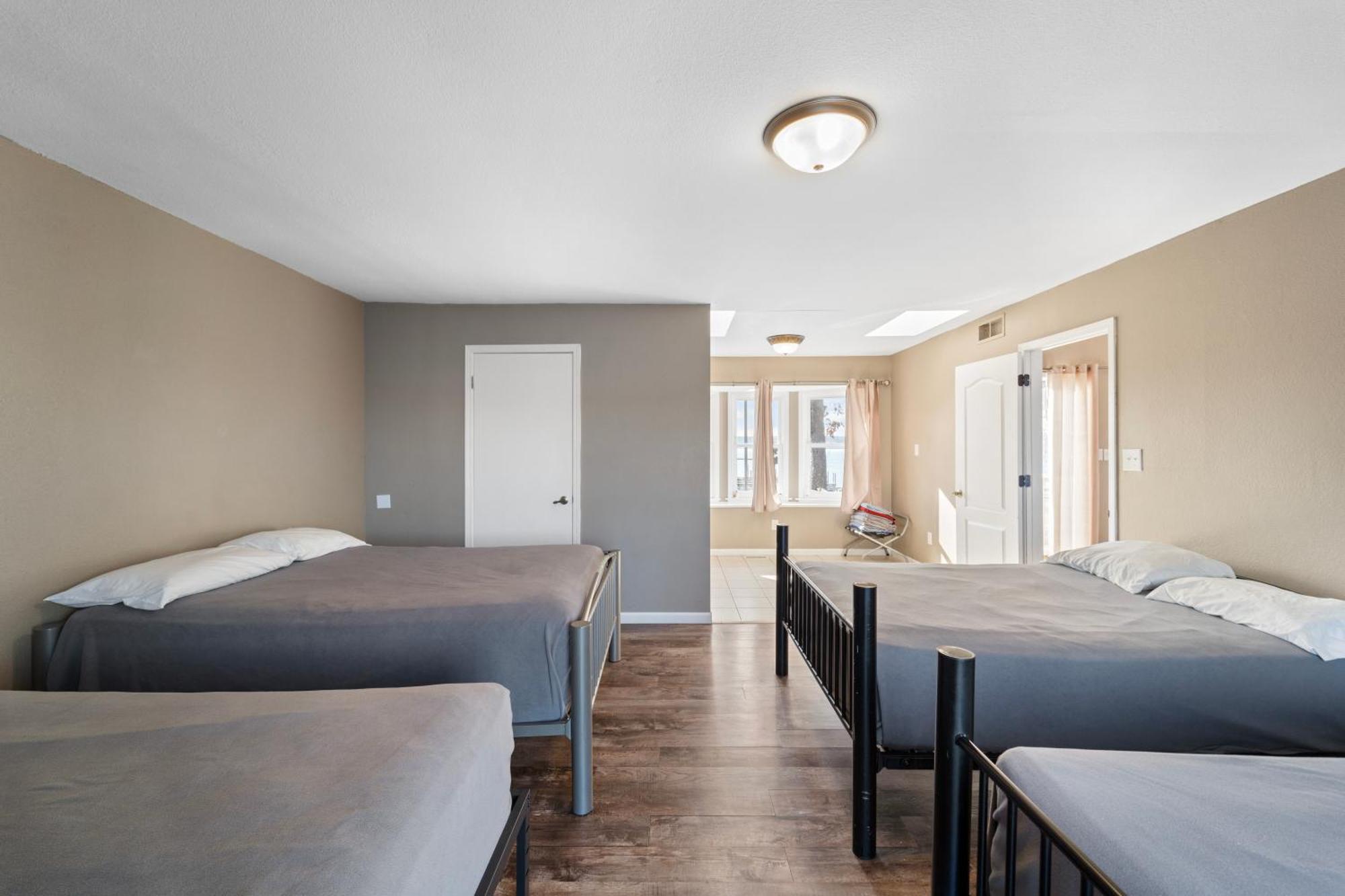 Lazy Gator House- Sleep 20- Bachelor Parties Welcome Lake Ozark Exteriör bild
